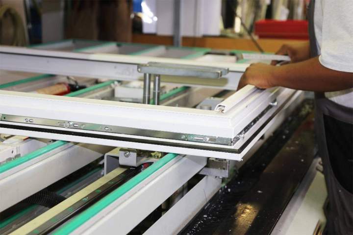 Fabrication de Menuiserie Aluminium a185